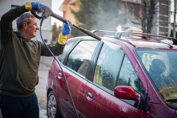 Best Roof Pressure Washing  in Waukesha, WI